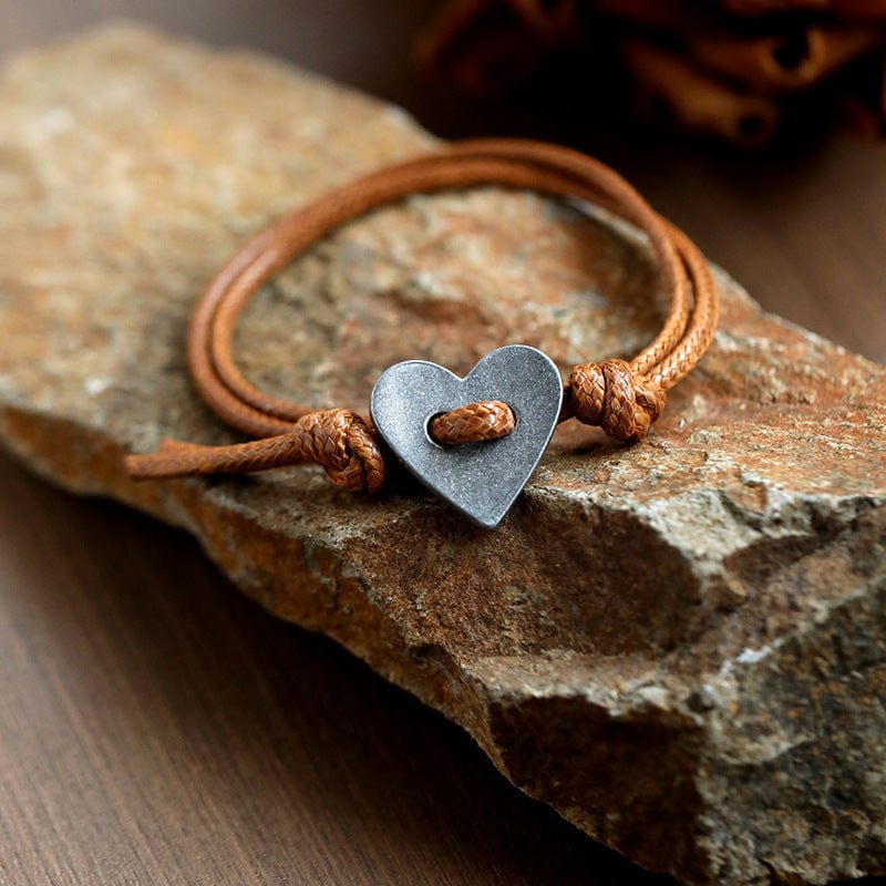 Syra - Bracciale con ciondolo cuore rustico